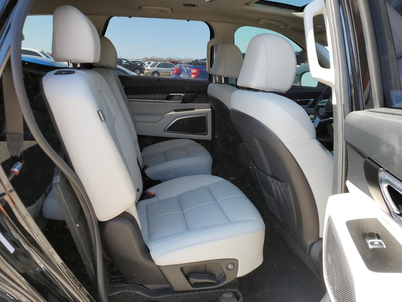 2023 Kia Telluride - Image 11