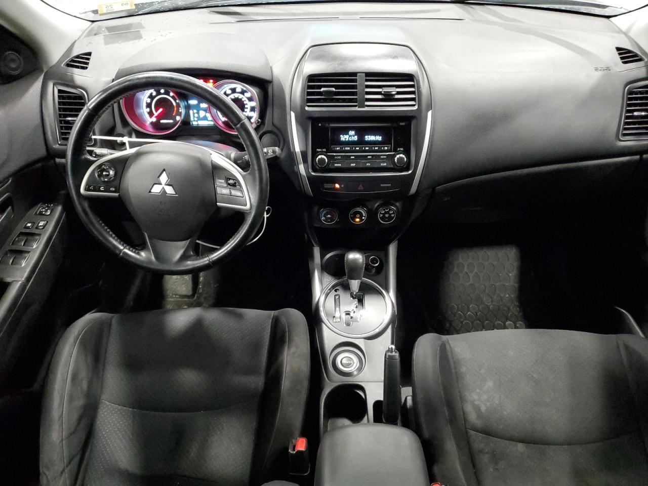 2014 Mitsubishi Outlander - Image 8
