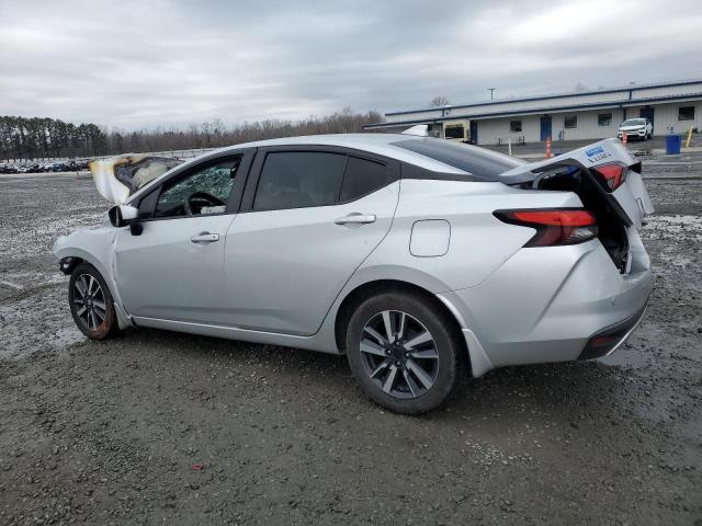  NISSAN VERSA 2021 Srebrny