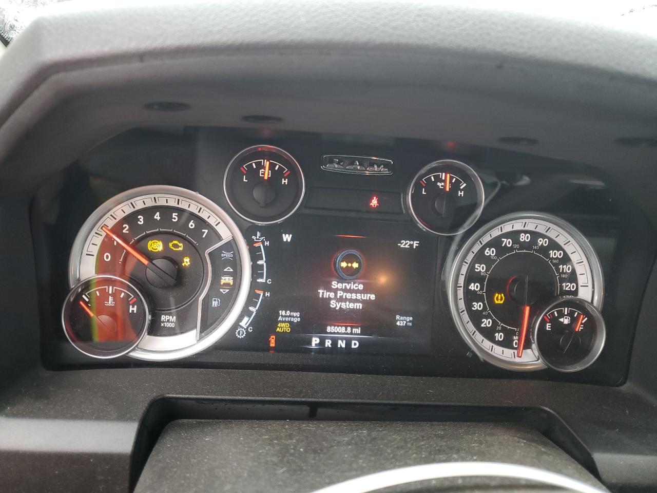 2015 RAM 1500 - Image 9