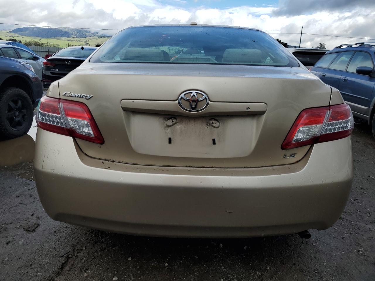 2010 Toyota Camry - Image 6