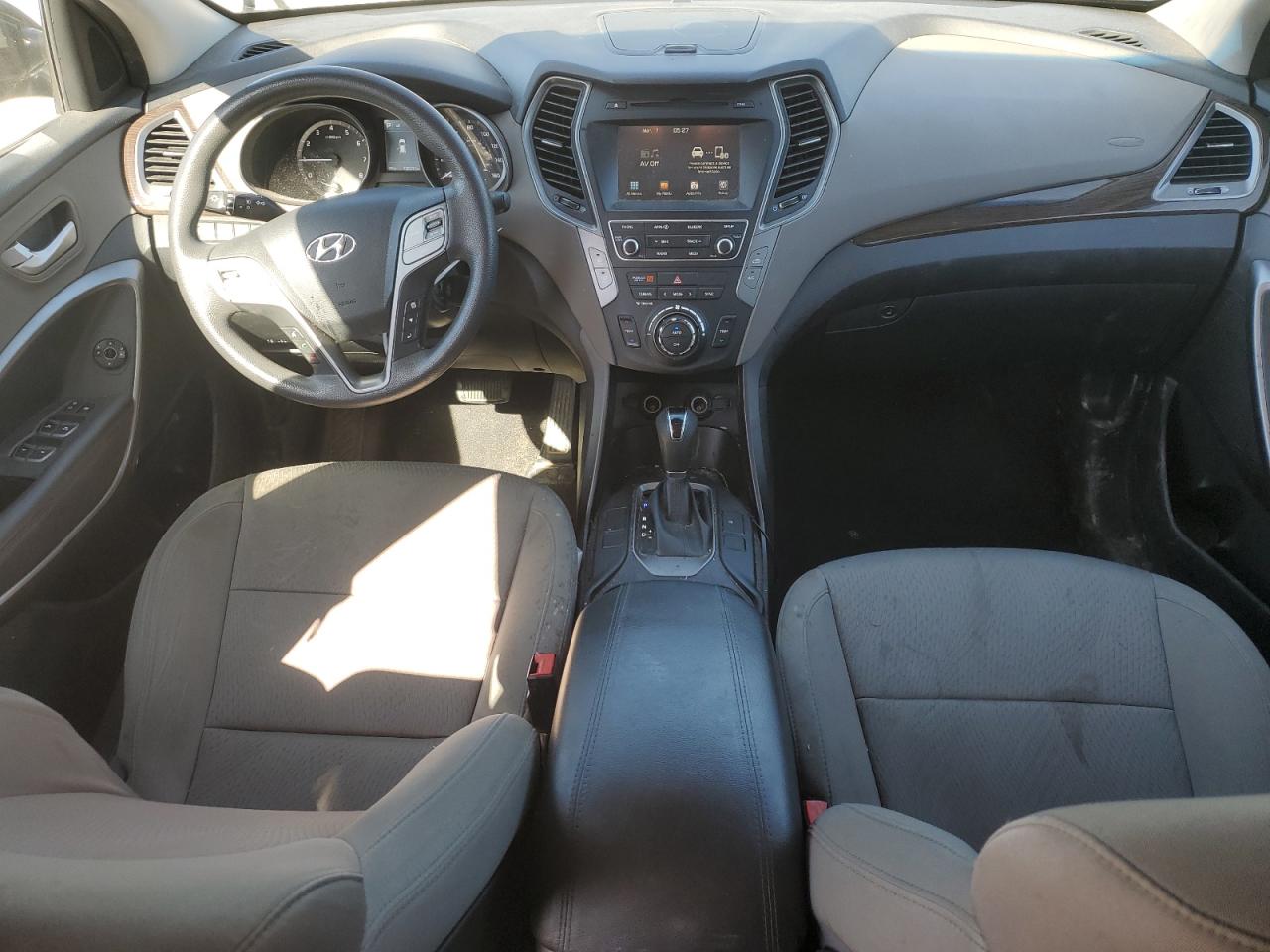 2017 Hyundai Santa Fe - Image 8