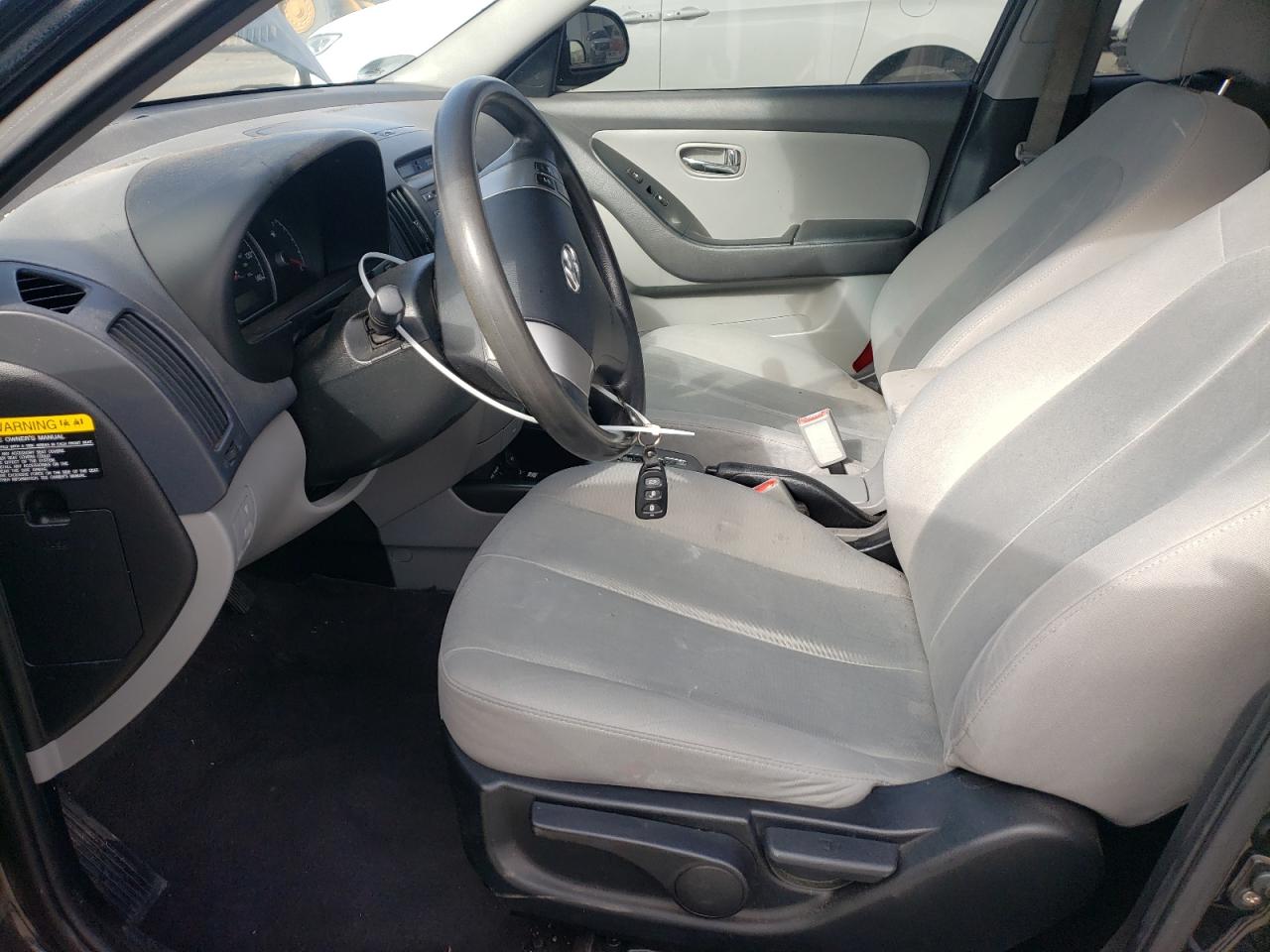 2010 Hyundai Elantra - Image 7