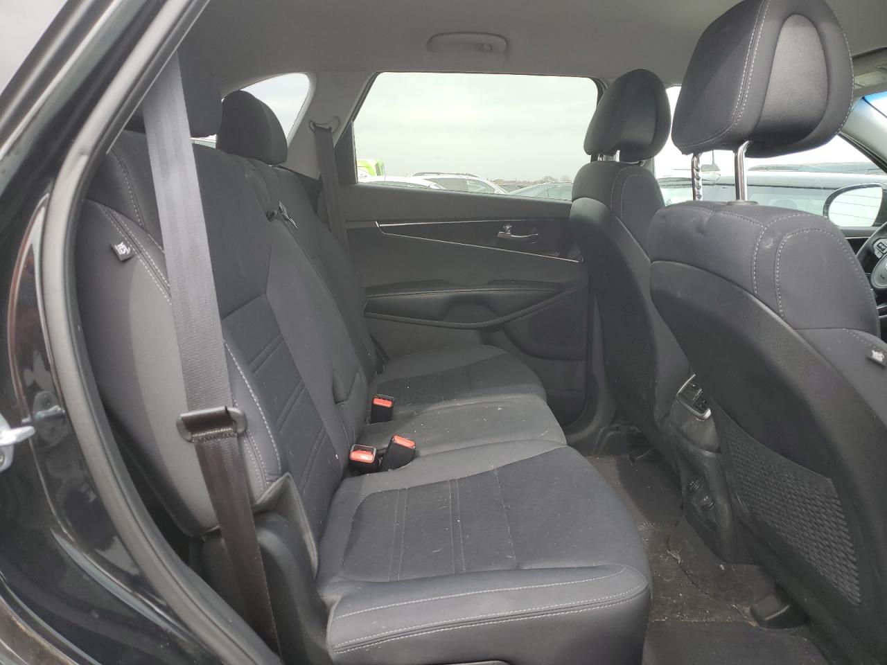 2016 Kia Sorento - Image 10