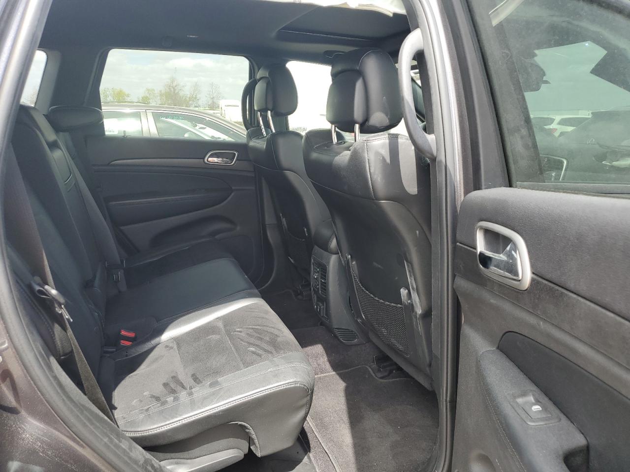 2018 Jeep Grand Cherokee - Image 10