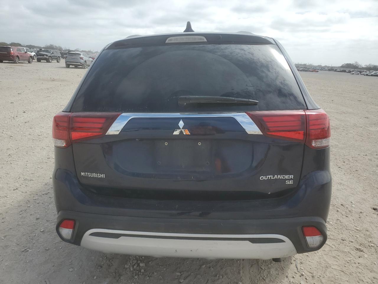 2019 Mitsubishi Outlander - Image 6