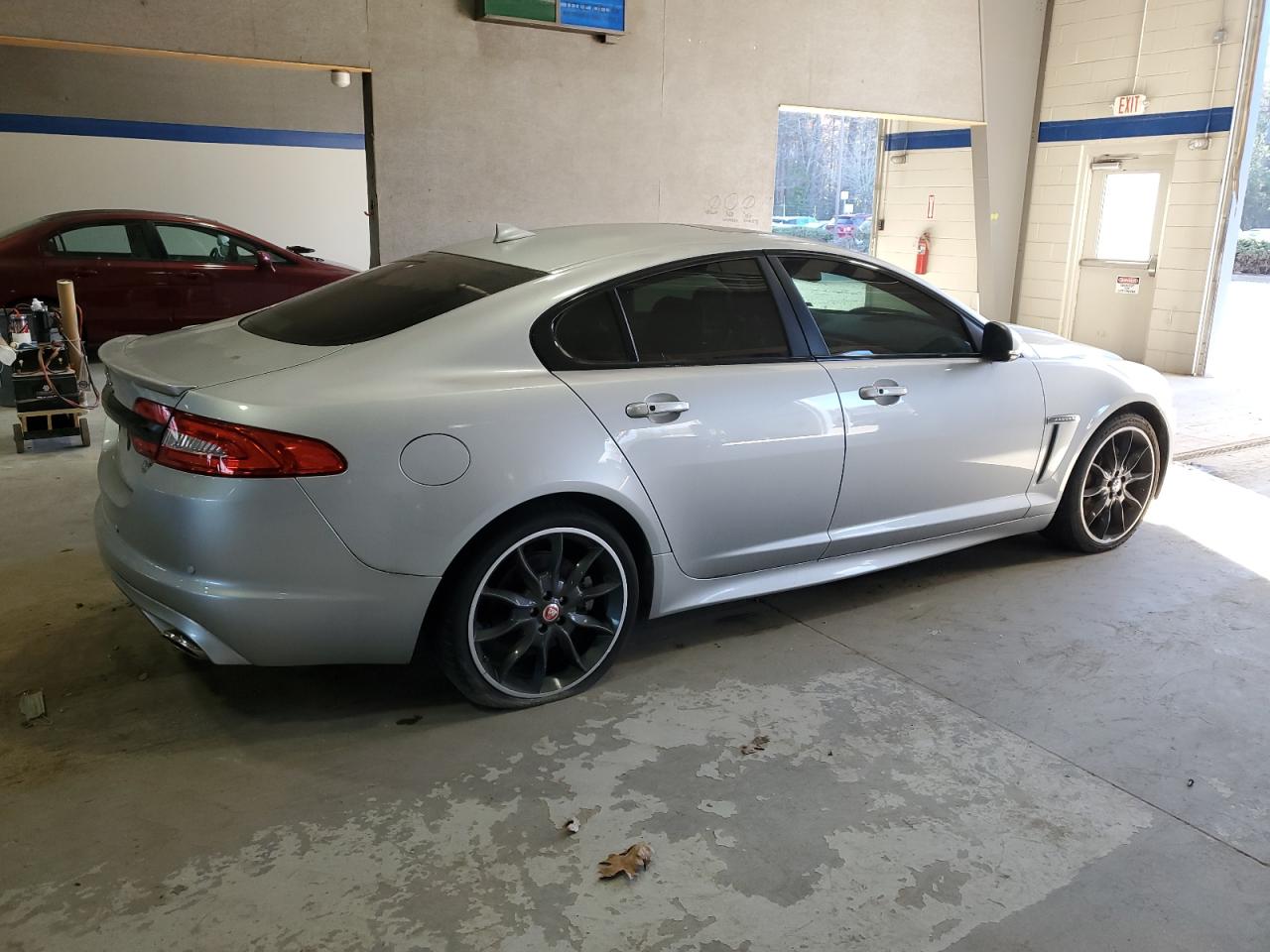 2015 Jaguar XF - Image 3