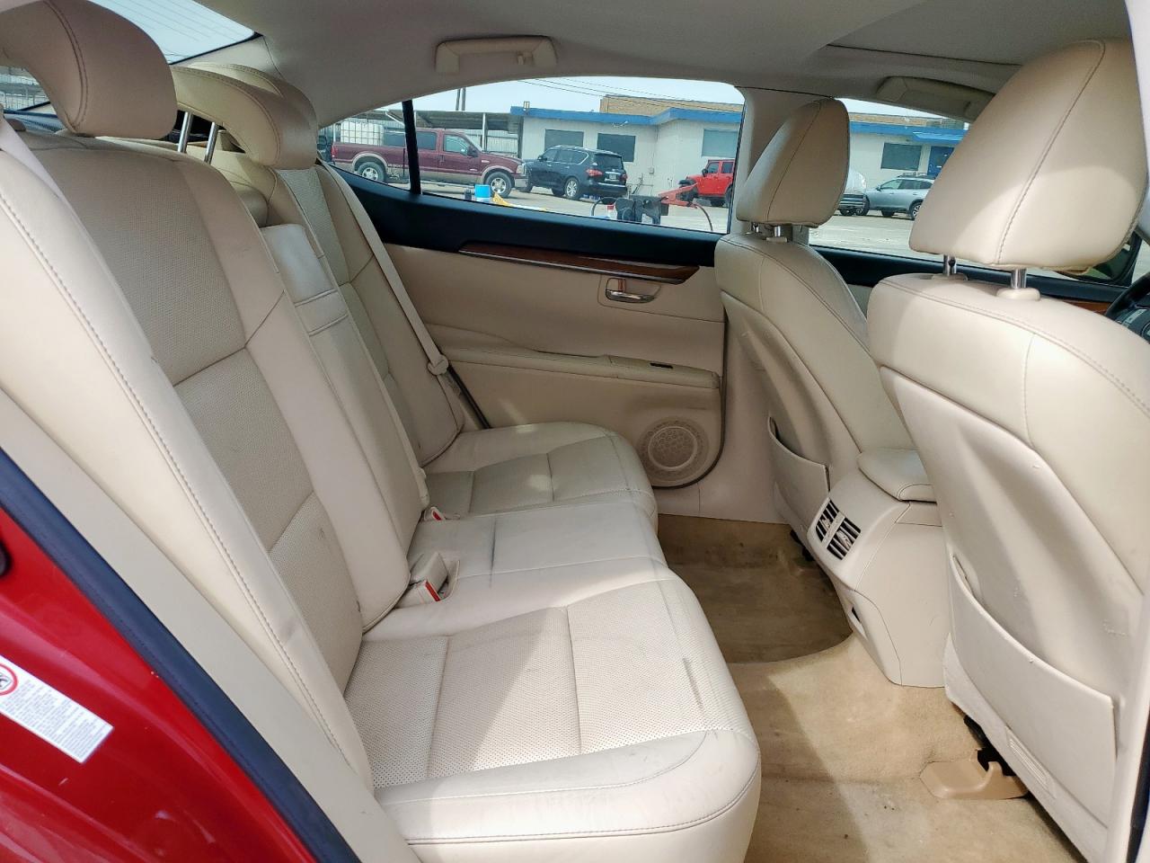 2013 Lexus ES - Image 11