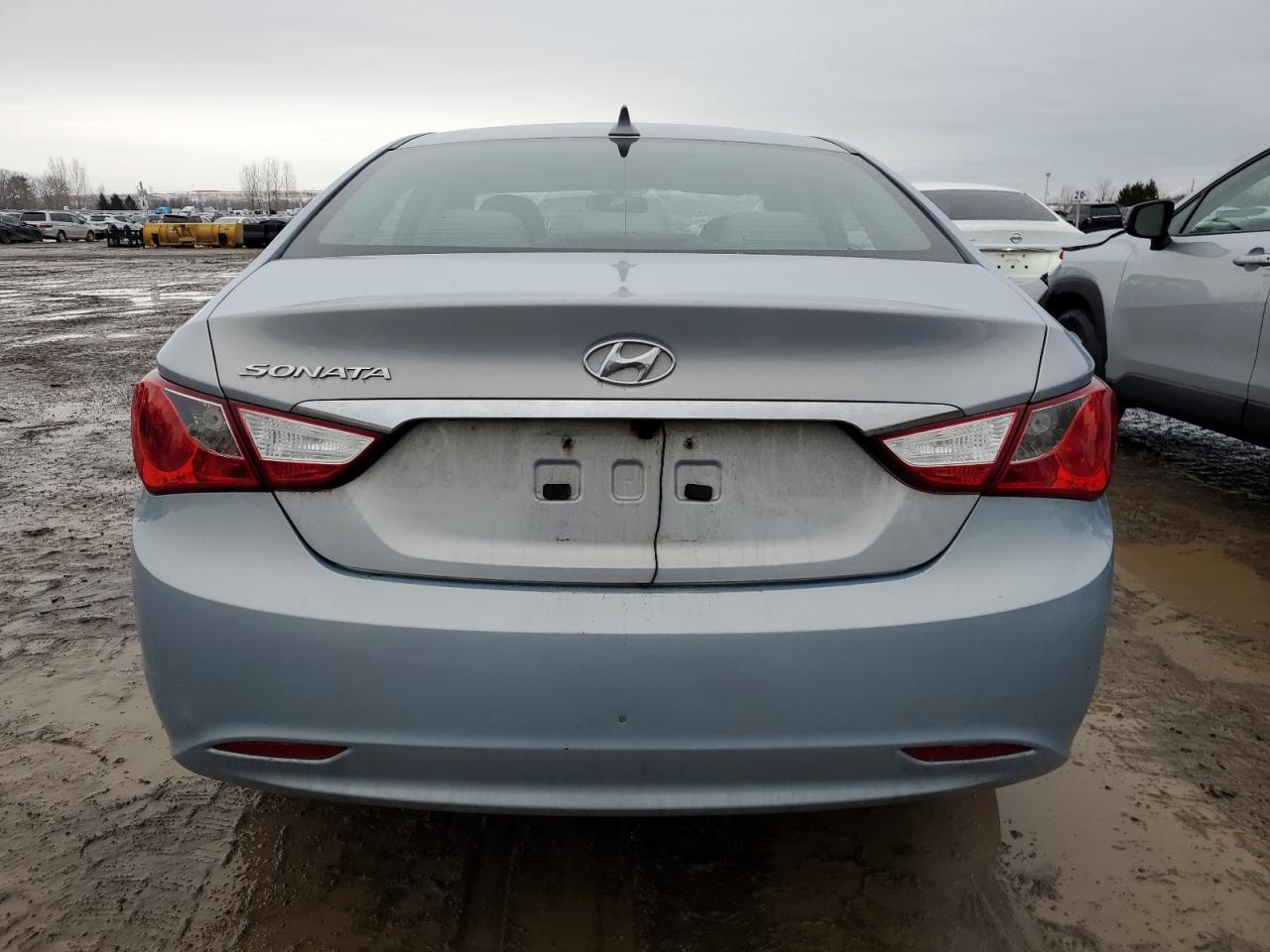 2011 Hyundai Sonata - Image 6