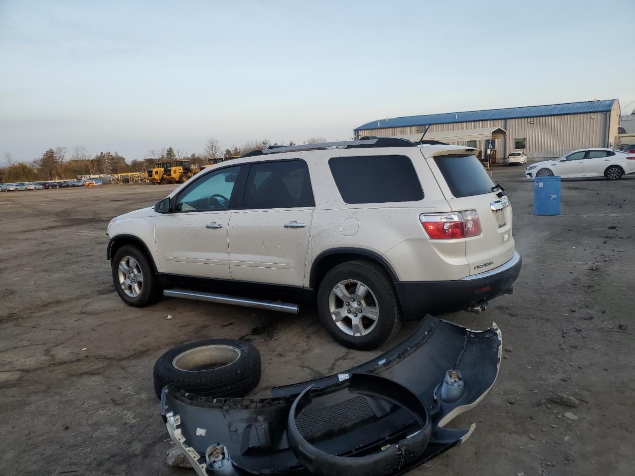 2012 GMC Acadia - Image 2