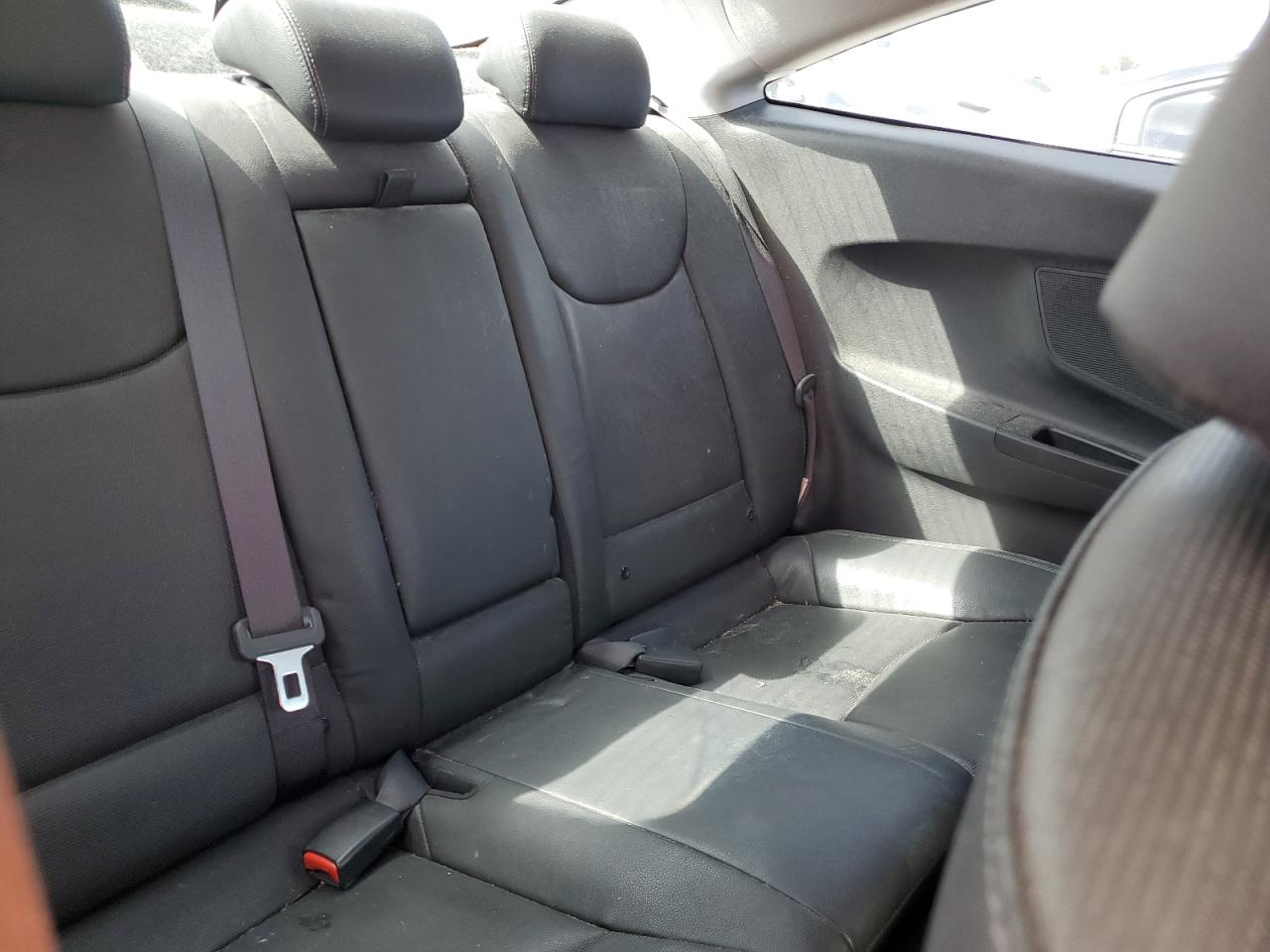 2014 Hyundai Elantra - Image 10