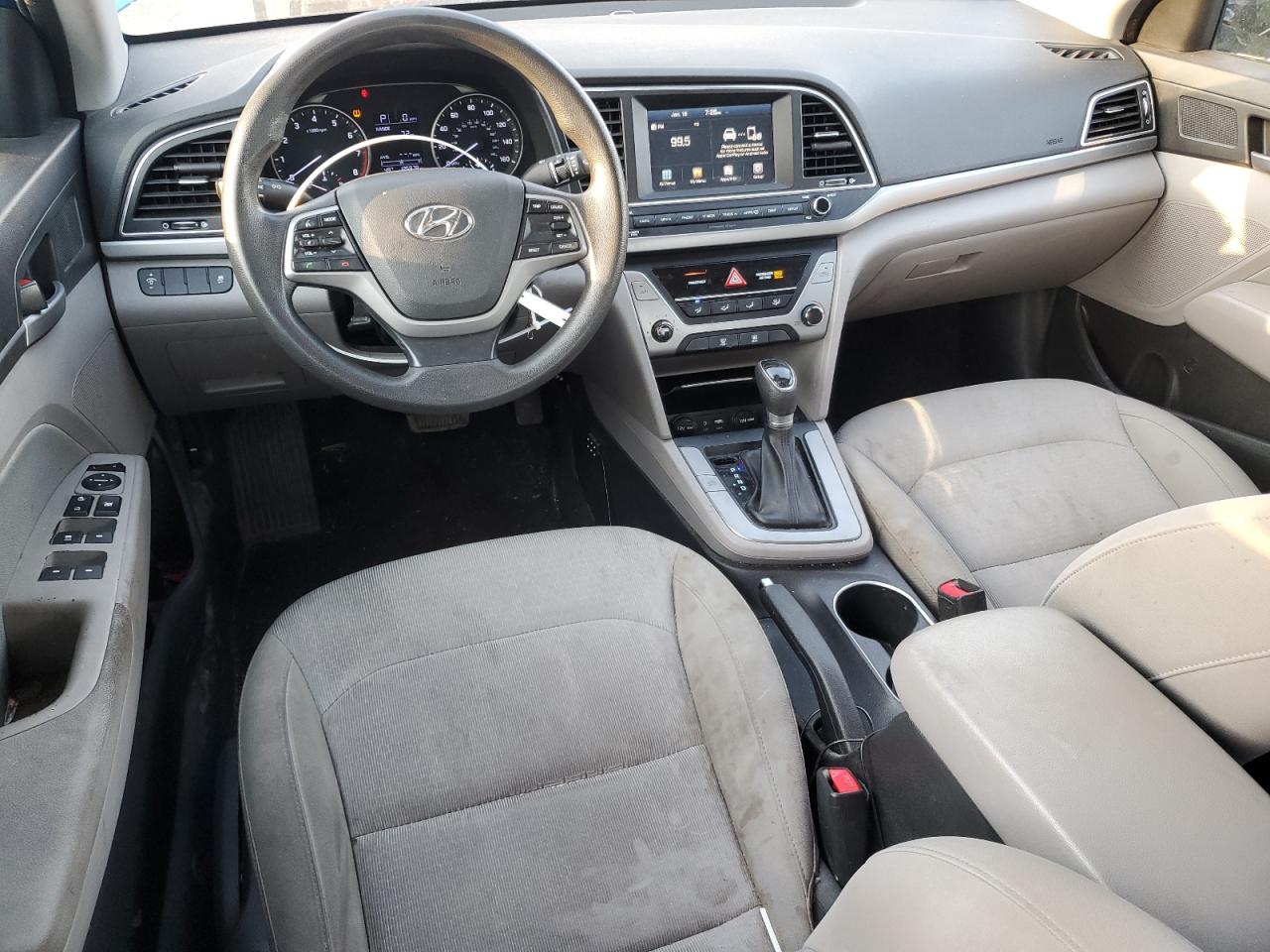 2017 Hyundai Elantra - Image 8