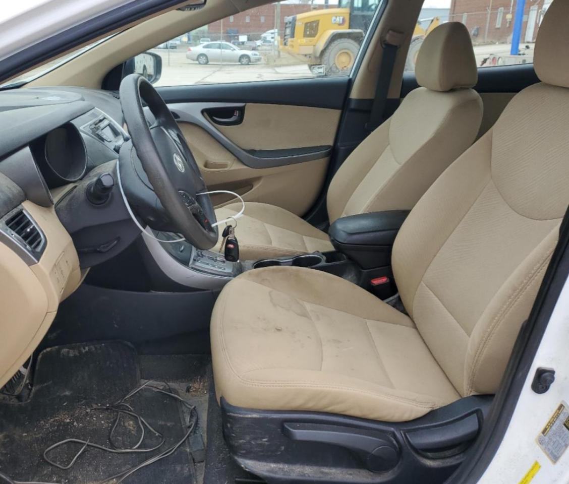 2013 Hyundai Elantra - Image 7