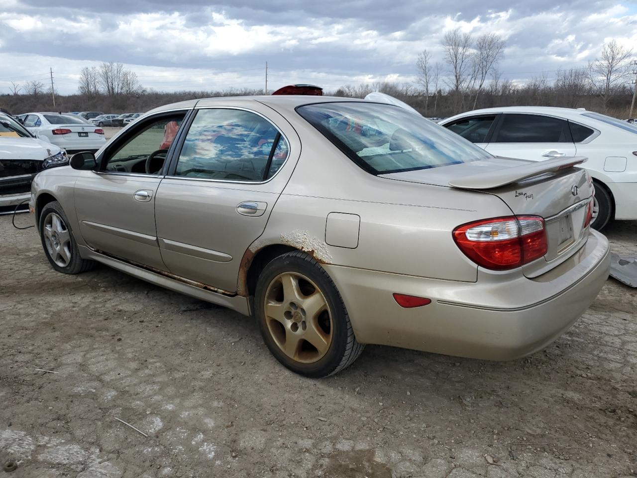 2000 Infiniti I - Image 2
