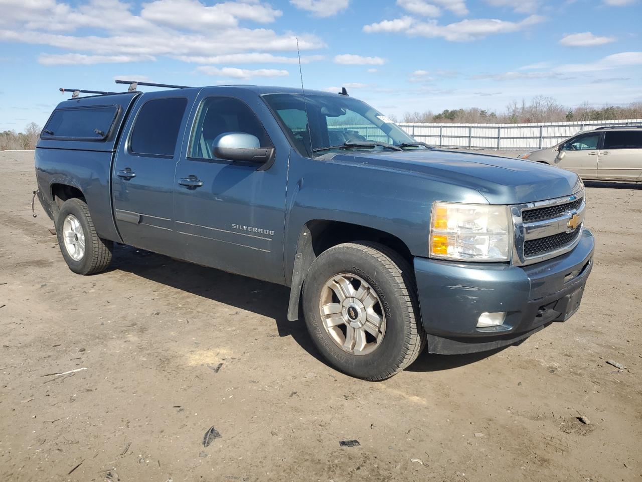 2011 Chevrolet Silverado - Image 4