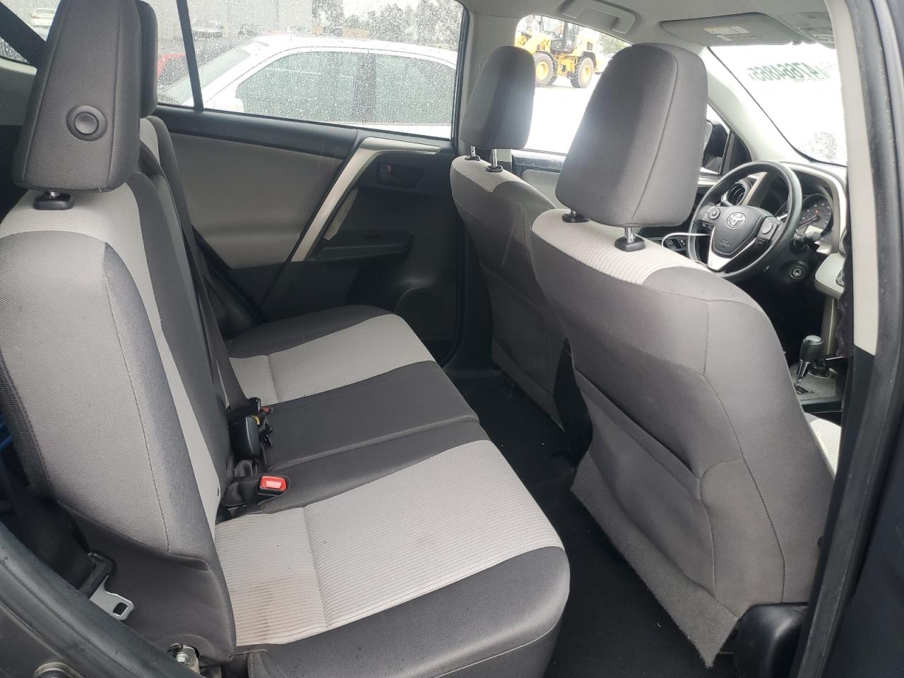 2015 Toyota RAV 4 - Image 10