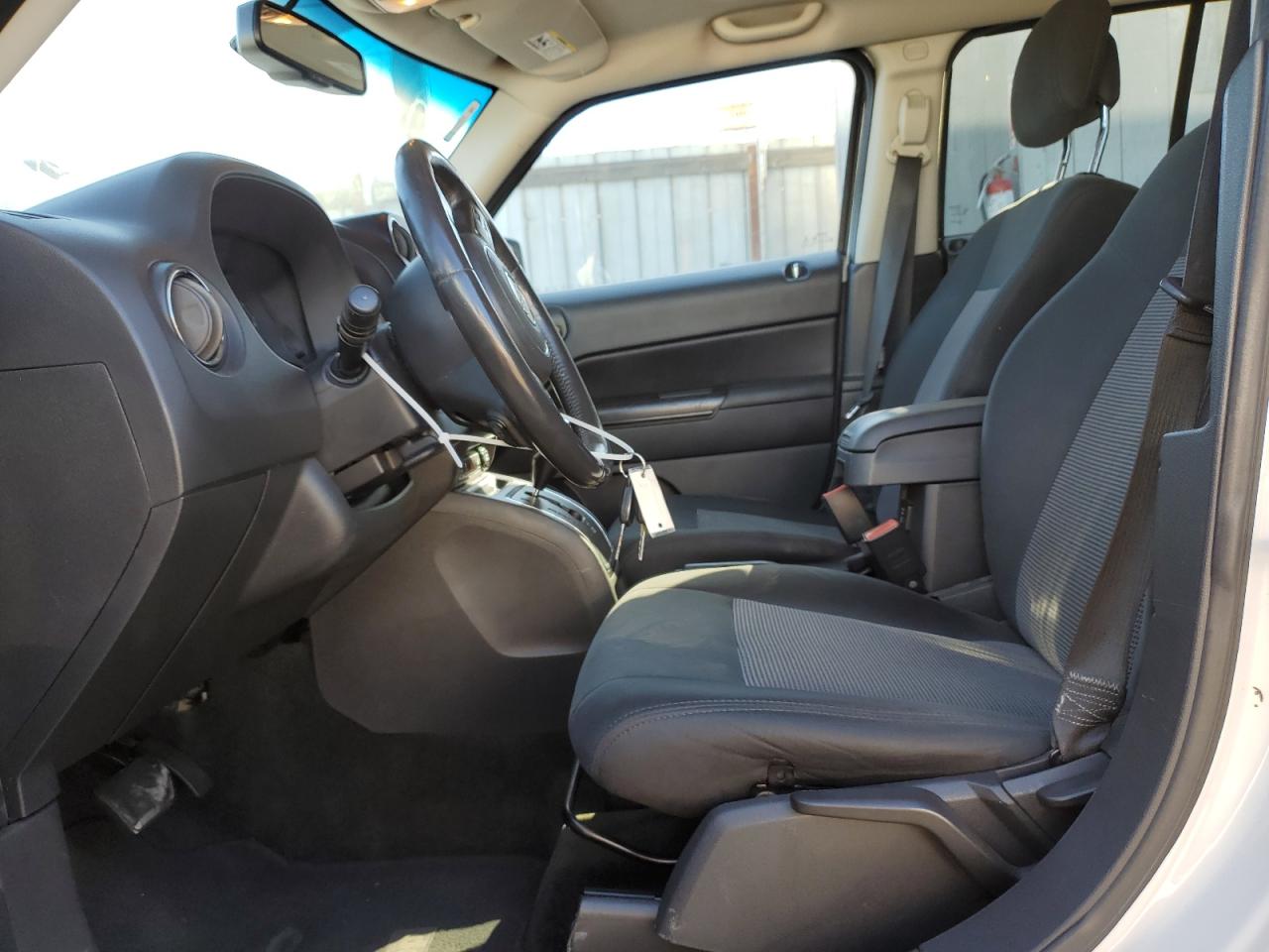 2014 Jeep Liberty (Patriot) - Image 7