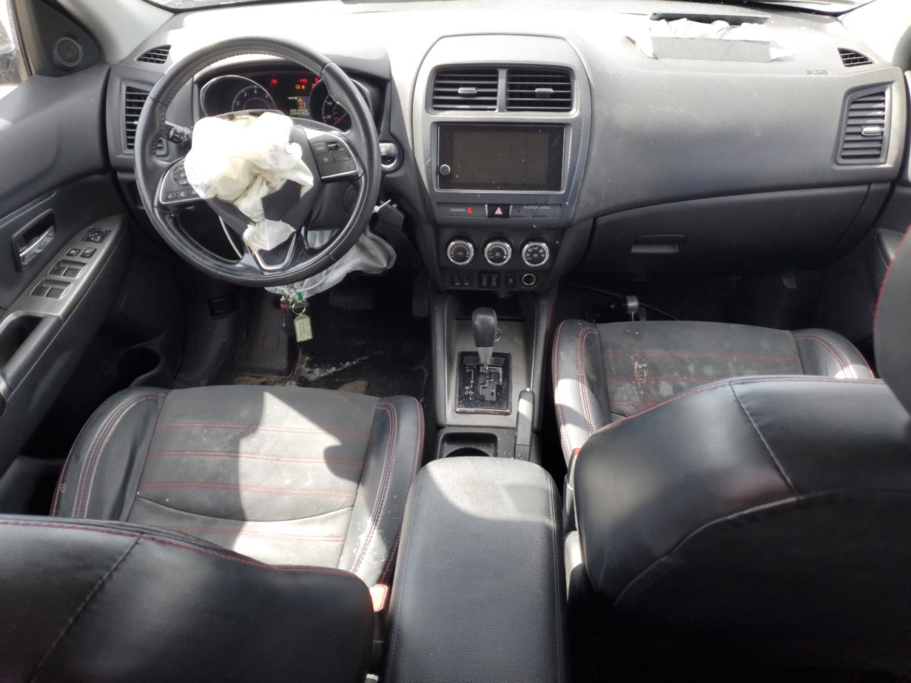 2018 Mitsubishi Outlander - Image 8