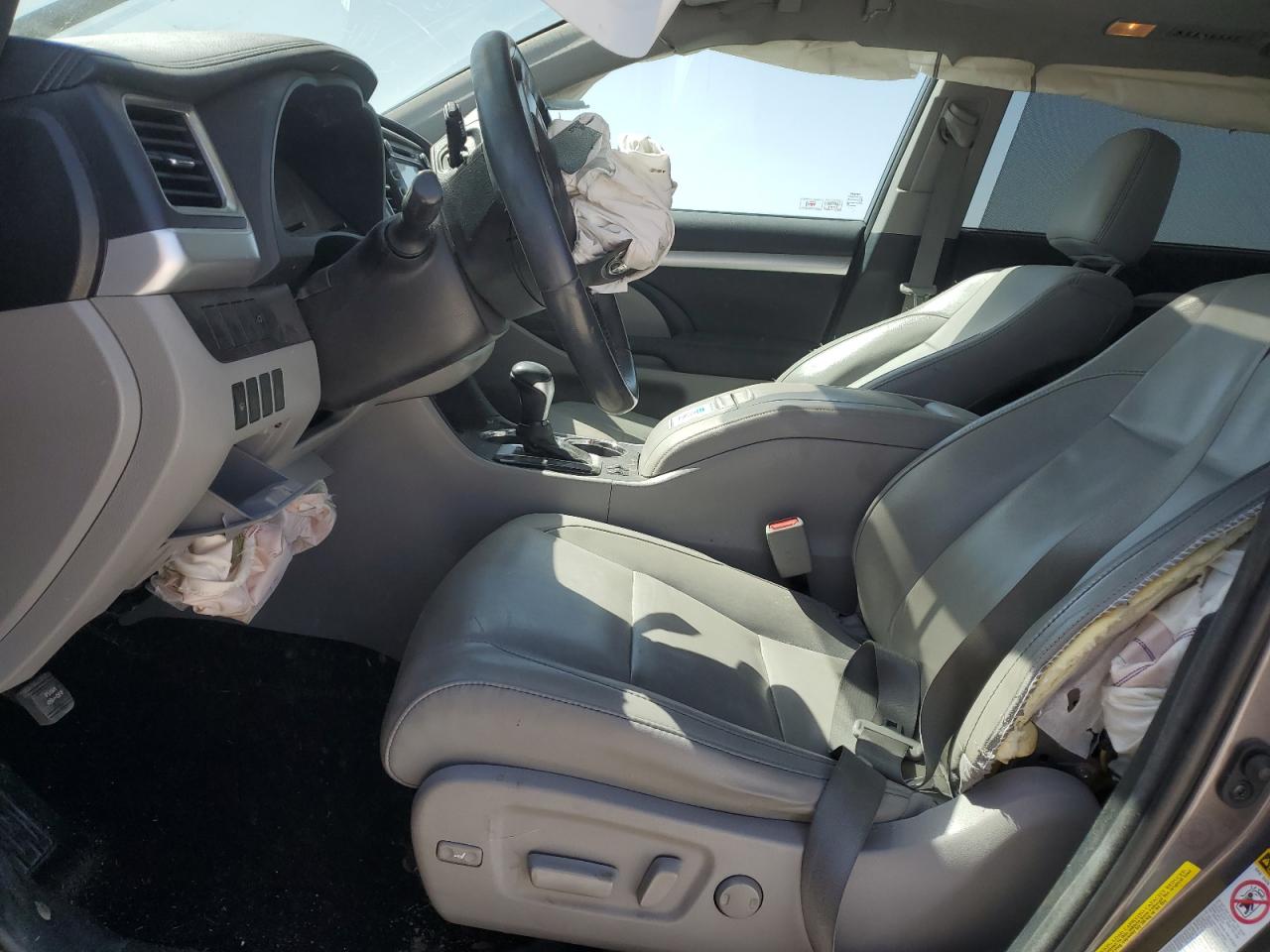 2016 Toyota Highlander - Image 7