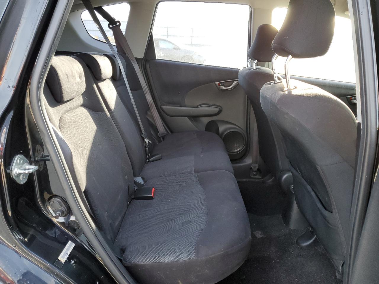 2010 Honda Fit - Image 10