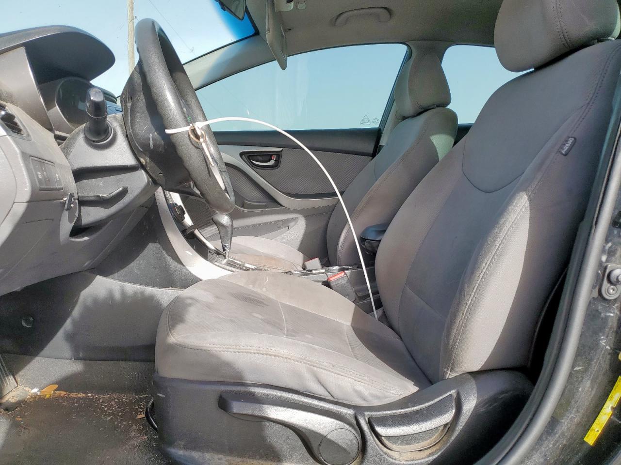 2013 Hyundai Elantra - Image 7