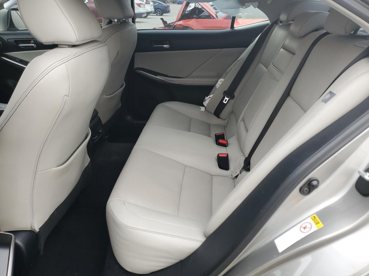 2014 Lexus IS - Image 10