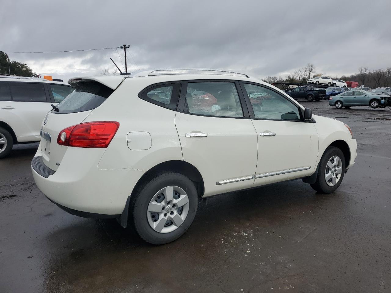 2014 Nissan Rogue - Image 3