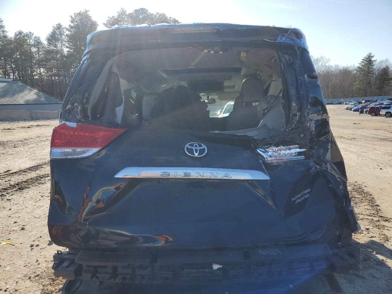 2014 Toyota Sienna - Image 6