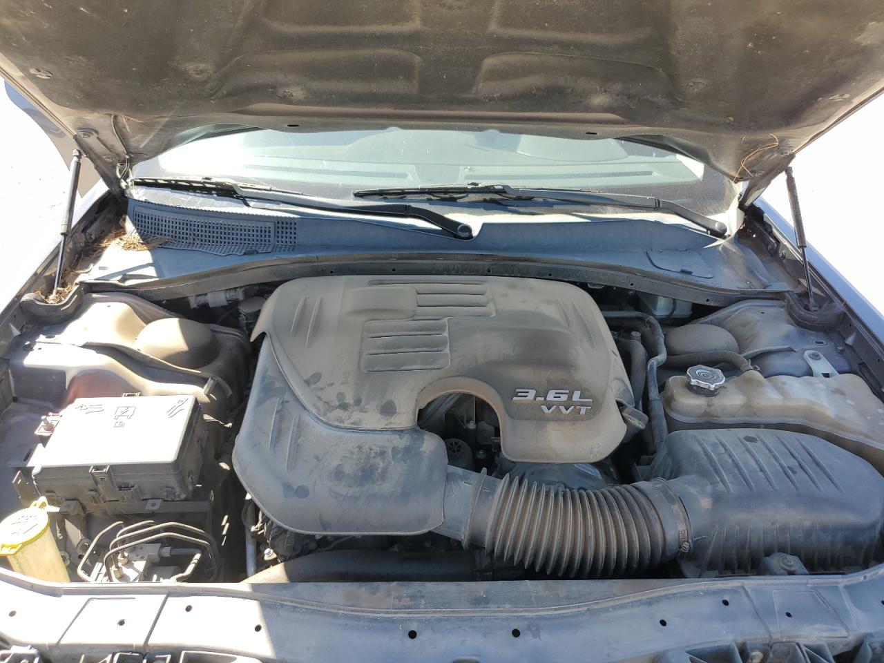 2016 Chrysler 300 - Image 11
