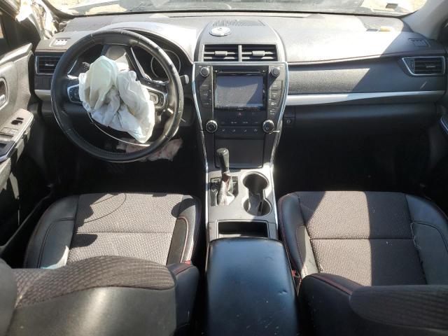  TOYOTA CAMRY 2016 Srebrny