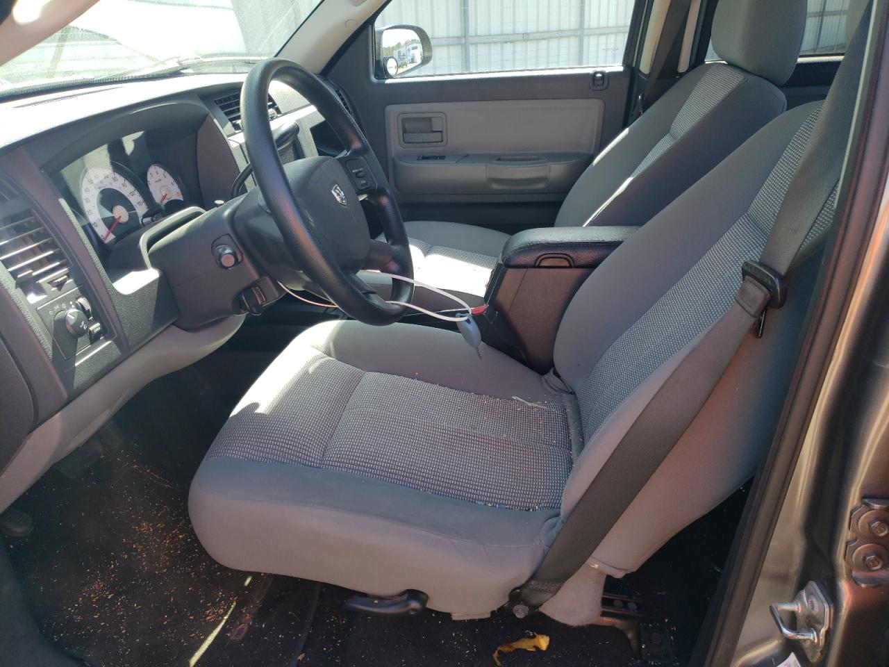 2011 Dodge Dakota - Image 7