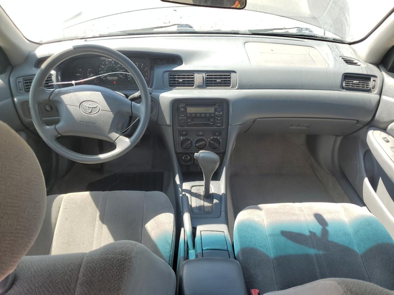 2000 Toyota Camry Ce VIN: 4T1BG22K3YU009533 Lot: 48996855
