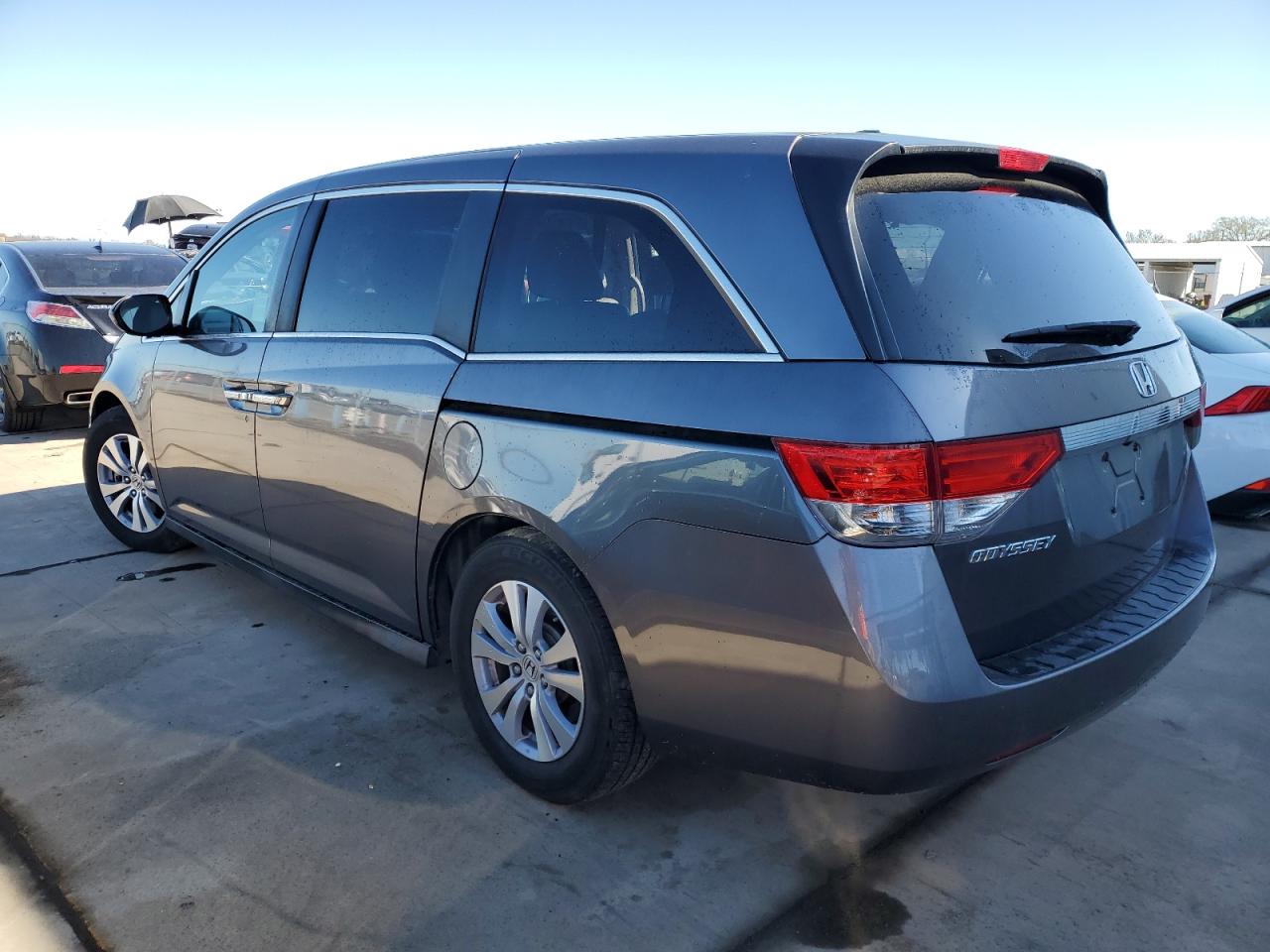 2015 Honda Odyssey - Image 2