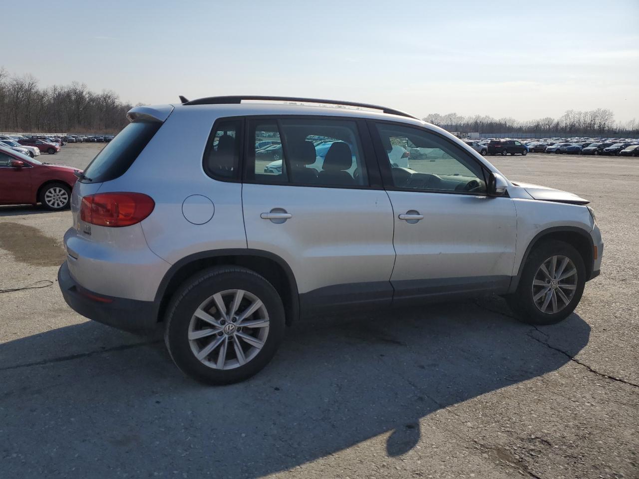2017 Volkswagen Tiguan - Image 3