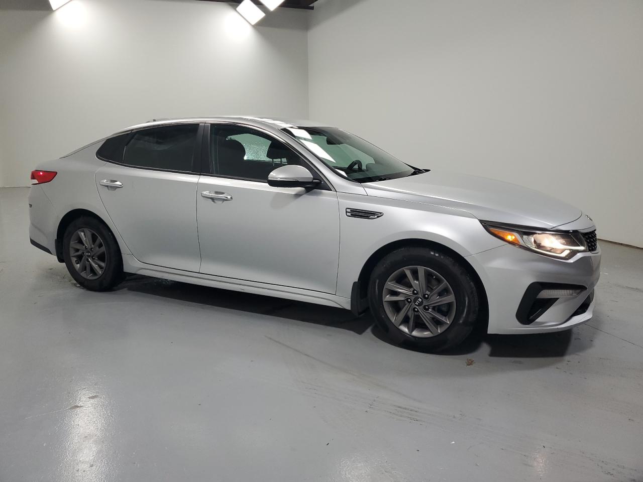 2020 Kia Optima - Image 4