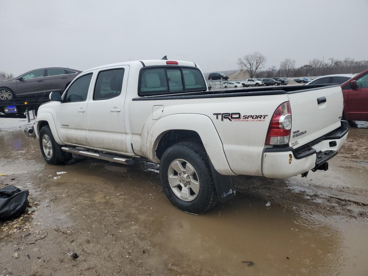 2015 Toyota Tacoma - Image 2