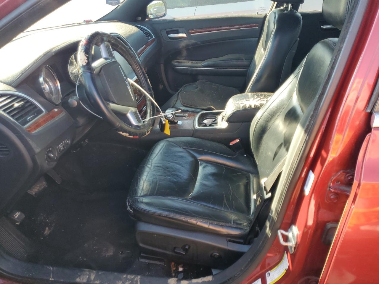 2012 Chrysler 300 - Image 7