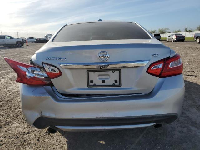 Sedans NISSAN ALTIMA 2016 Srebrny