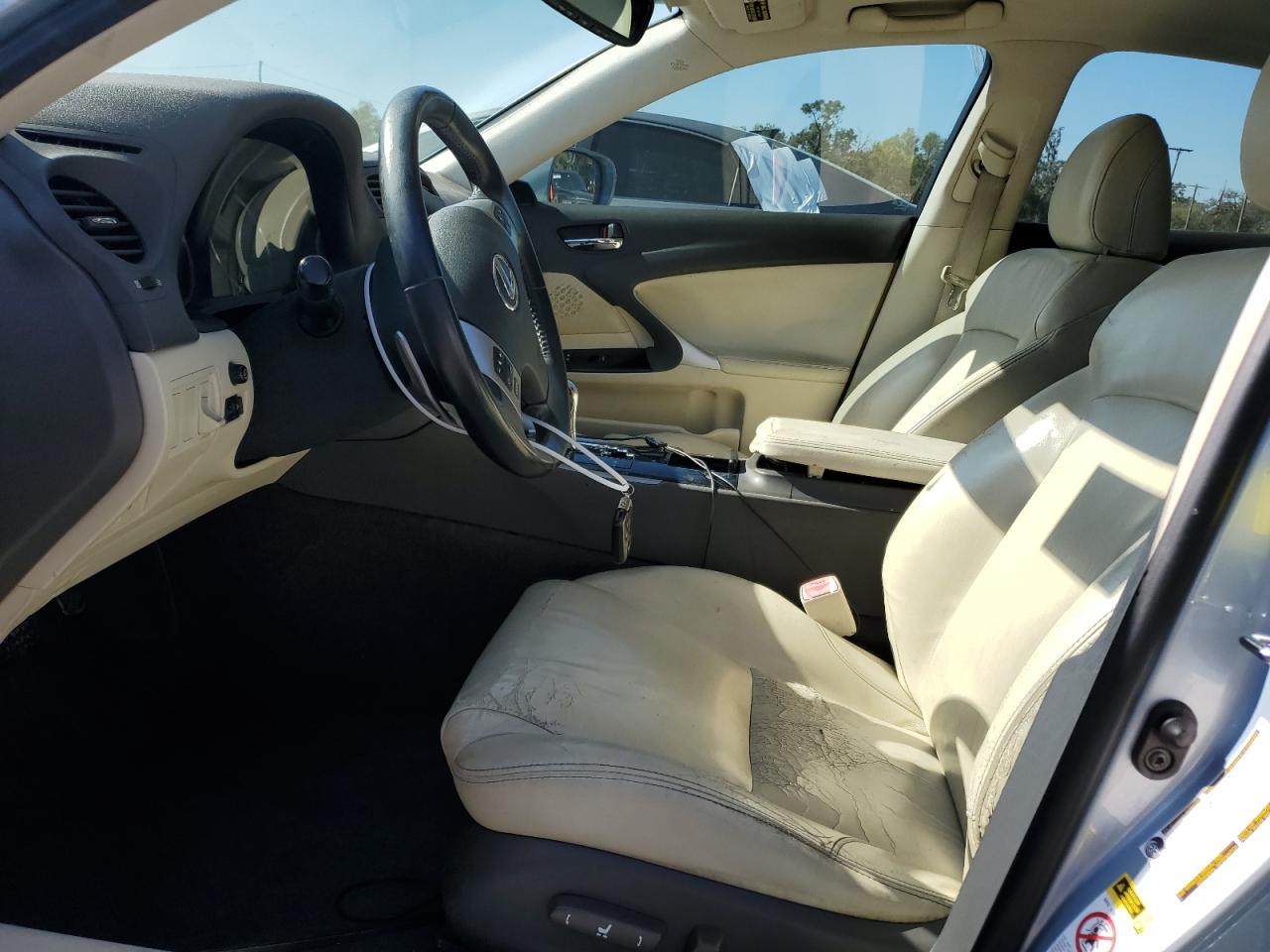 2011 Lexus IS - Image 7