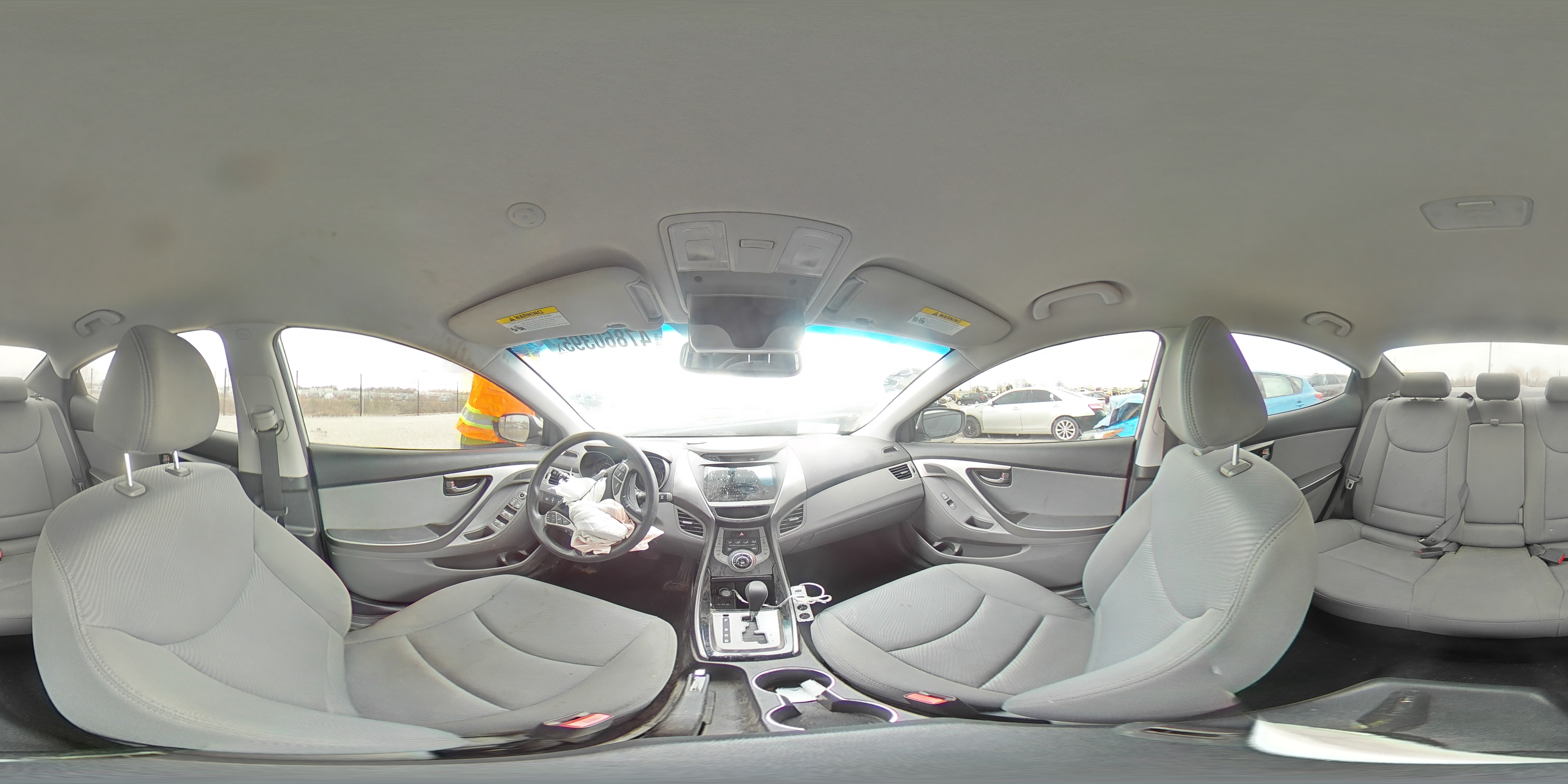 2013 Hyundai Elantra - Image 13