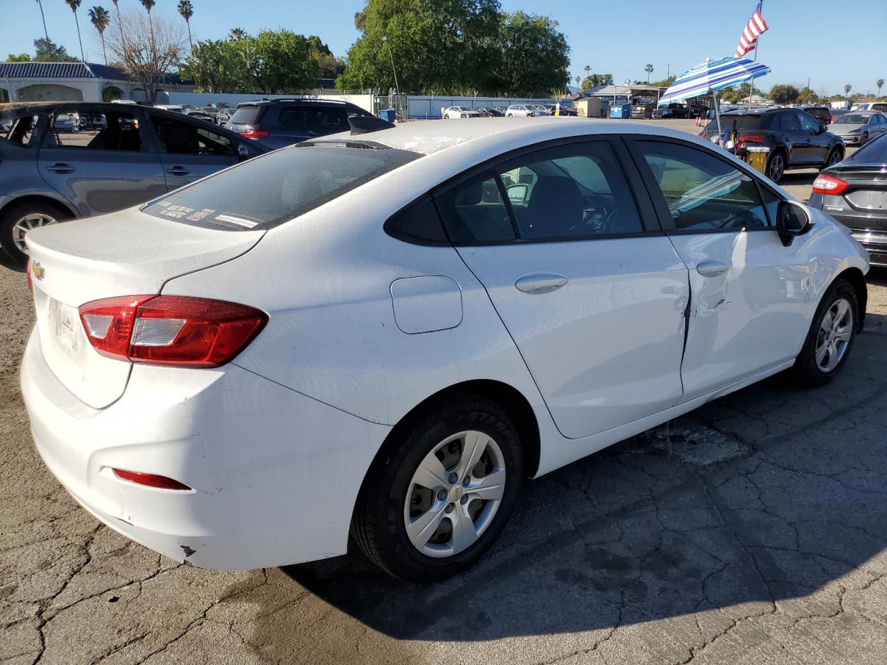 2019 Chevrolet Cruze - Image 3