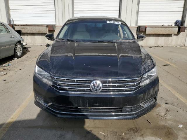  VOLKSWAGEN PASSAT 2018 Черный
