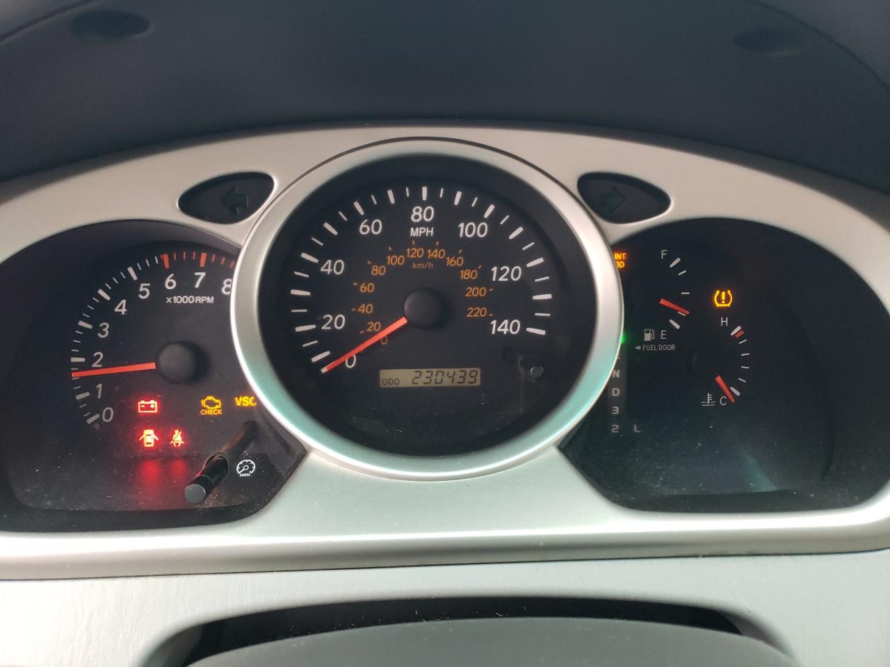 2004 Toyota Highlander - Image 9