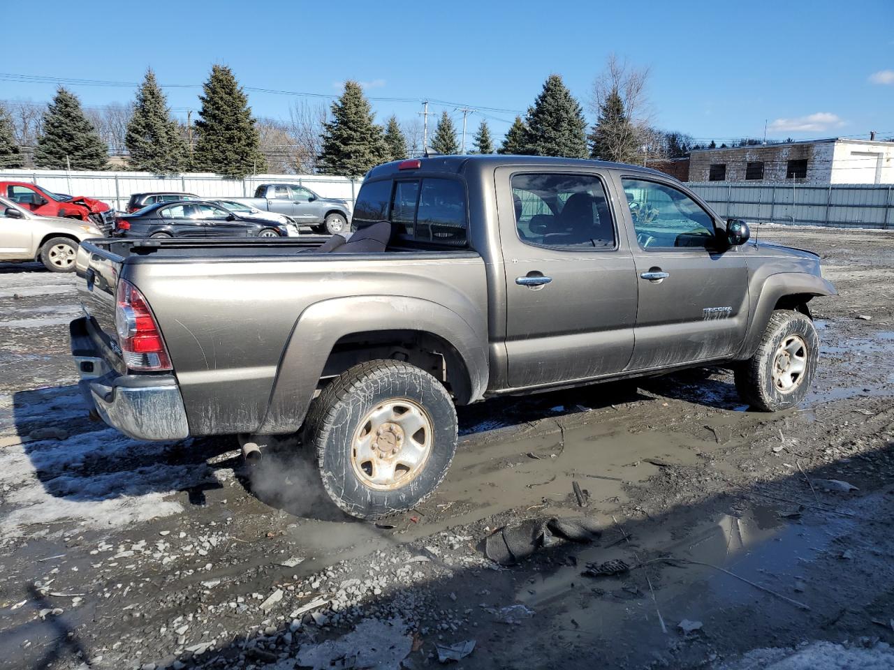 2014 Toyota Tacoma - Image 3