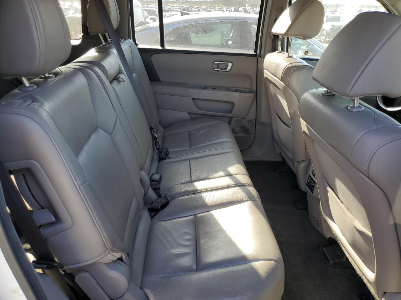2012 Honda Pilot - Image 11