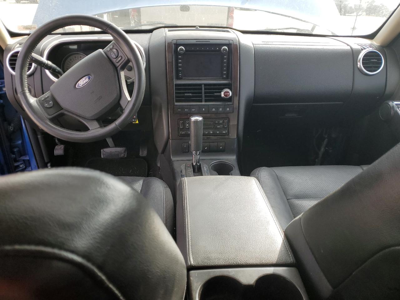 2010 Ford Explorer - Image 8
