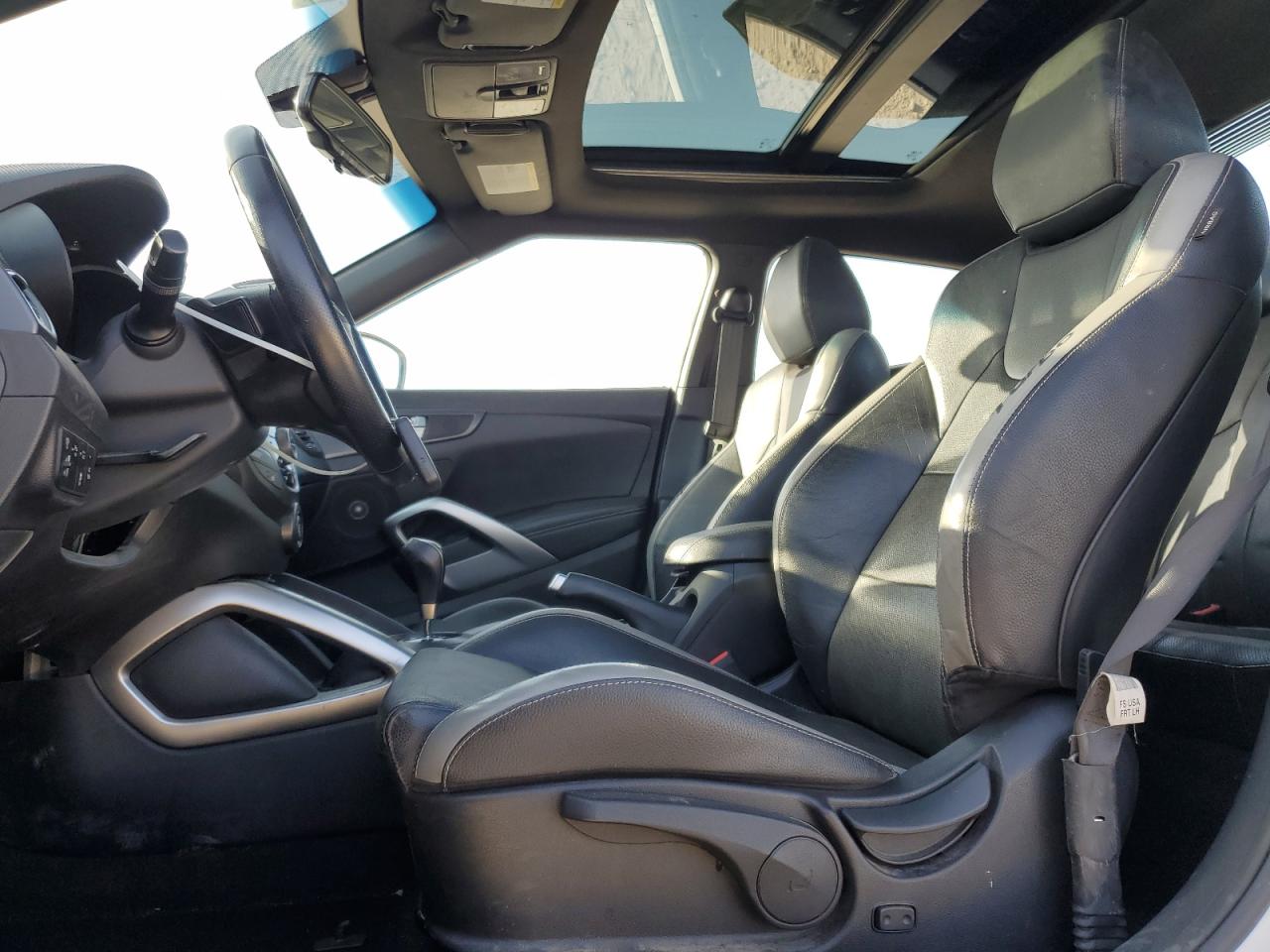 2016 Hyundai Veloster - Image 7