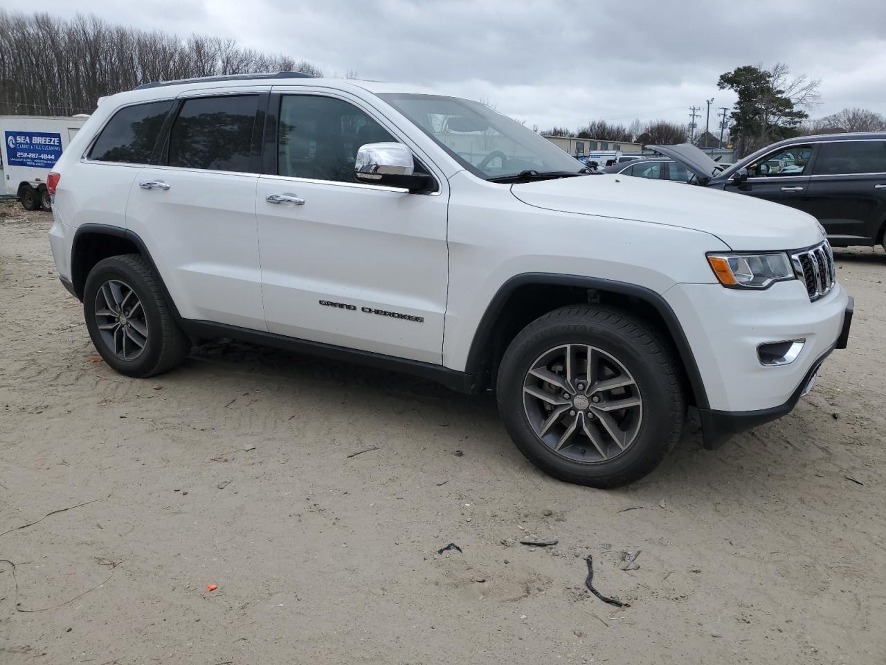 2018 Jeep Grand Cherokee - Image 4