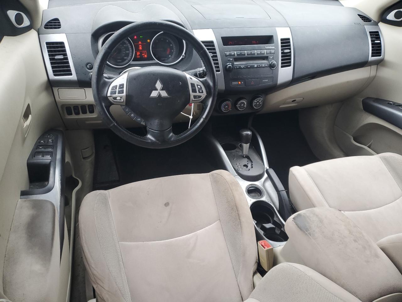 2007 Mitsubishi Outlander - Image 8