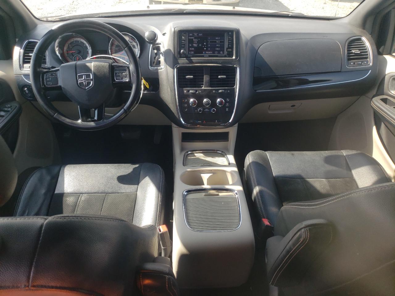 2017 Dodge Grand Caravan Sxt VIN: 2C4RDGCG5HR865979 Lot: 49325425